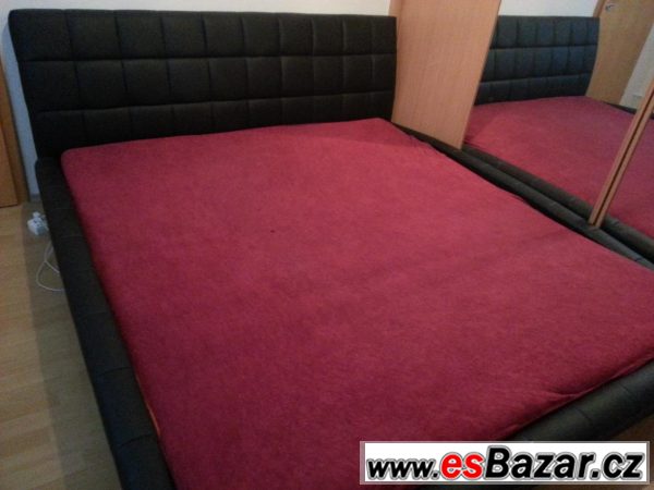 Manželská postel s rošty za 5900kč  – fotografie 1