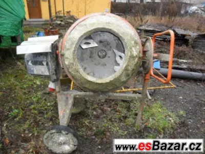 Míchačka 8 Nefunkční motor.
