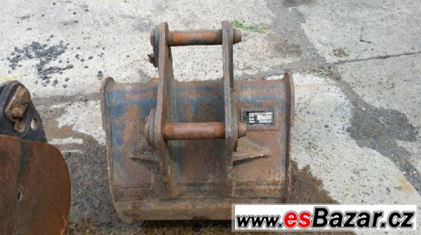 lopata 60 traktorbagr ,barva , Komatsu WB 93/97, – fotografie 4