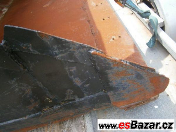 lopata 2,6m3/2,35m velkoobjem ,barva , oko 3cm- – fotografie 2