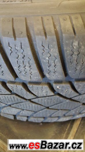 Zimní pneu Dunlop WinterSport 3D 235/45/19 99V – fotografie 1