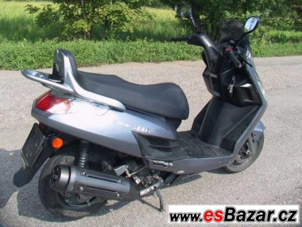 Kymco Yager GT 200i, skútr – fotografie 4