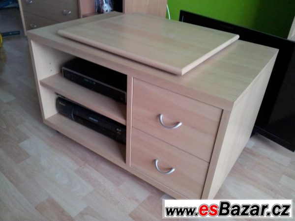 Krásný dřevěný stolek pod TV – fotografie 1