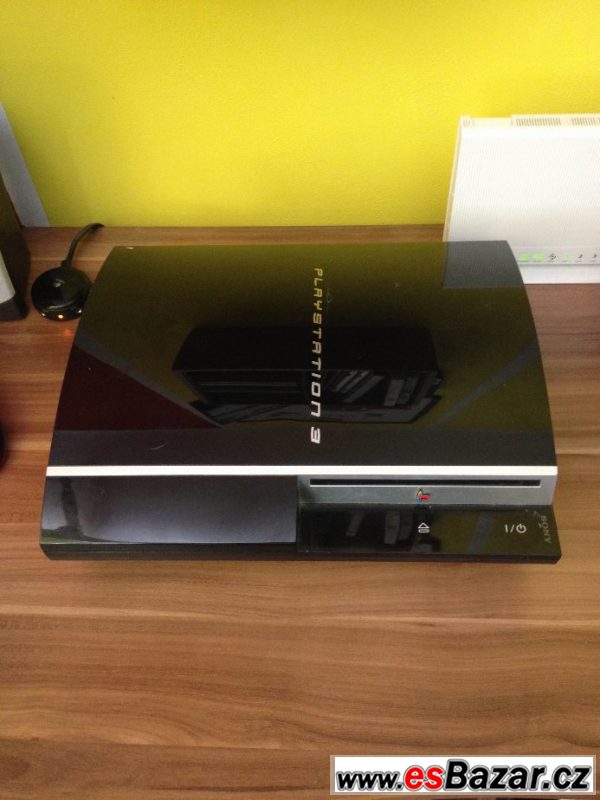 Playstation 3 115GB + 2x ovl. + hry – fotografie 3