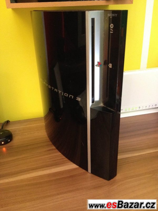 Playstation 3 115GB + 2x ovl. + hry – fotografie 4