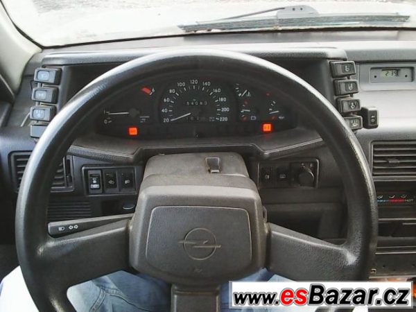 Opel Frontera A 2.8 TD, r. 1995 – fotografie 6