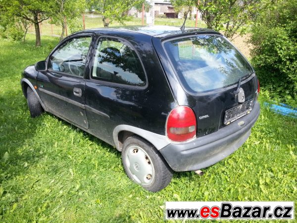 Opel Corsa 1.0i 40 kW  – fotografie 3