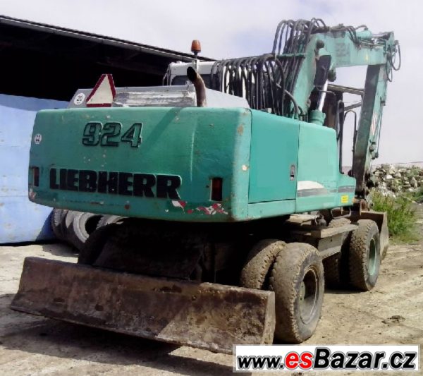 Liebherr A924 24t (3 lopaty  112kW, r.v. 1998, – fotografie 2