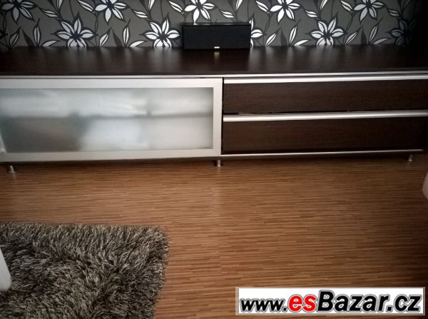 Komoda pod televizi – fotografie 1