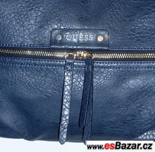 Kabelka Guess Gretchen Chain modrá – fotografie 2