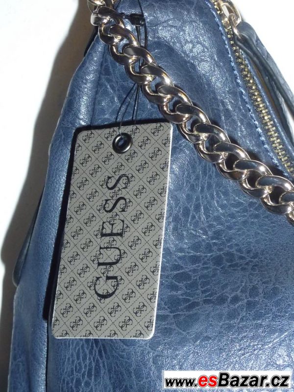 Kabelka Guess Gretchen Chain modrá – fotografie 3