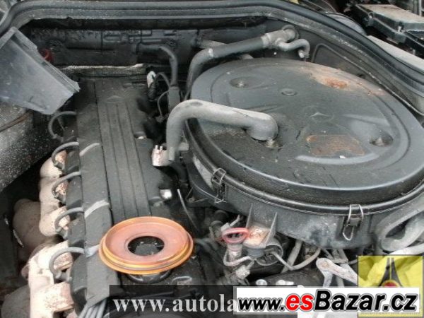 Mercedes 124 2.6i  Náhradní díly – fotografie 4