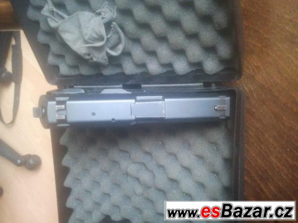HK USP COMPACT 9mm – fotografie 2