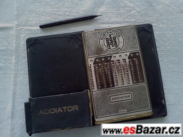 Historická počítačka Addiator – fotografie 1