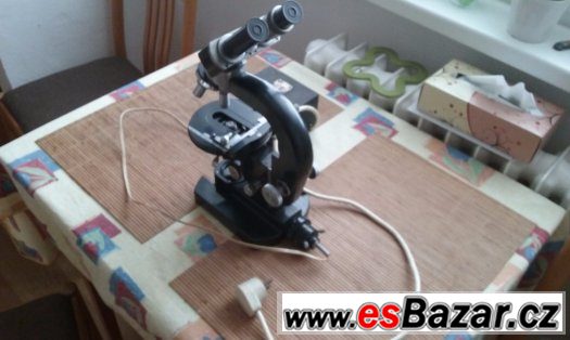 Binokulární mikroskop – fotografie 2