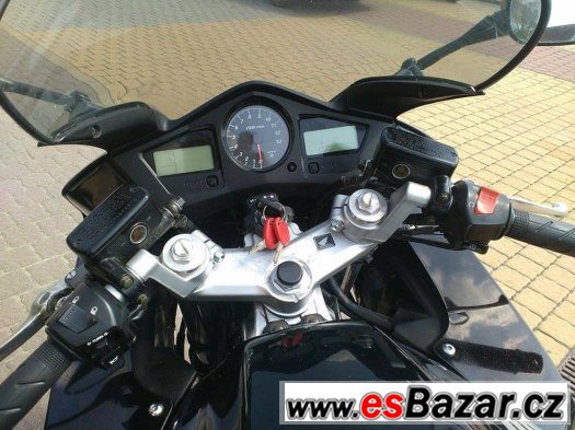Honda VFR 800 VTEC – fotografie 2
