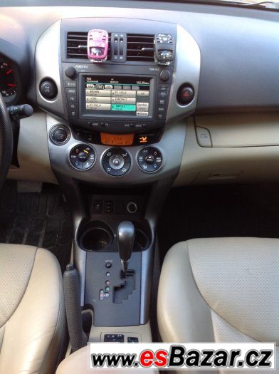 Toyota rav4 2,2 D-CAT 6 A/T Executive max. vybava, kuze – fotografie 1
