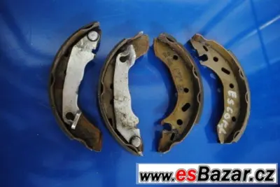 NOVÉ ZADNÍ BRZDOVÉ OBLOŽENÍ - Ford Escort