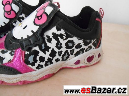 Dětské boty Hello Kitty blikající srdíčka VEL 26,5 – fotografie 4