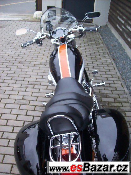 Harley-Davidson VRSCAW V-Rod 1250, chopper – fotografie 4