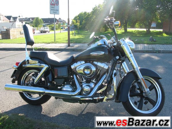 Harley & Davidson FLD Switchback  – fotografie 3