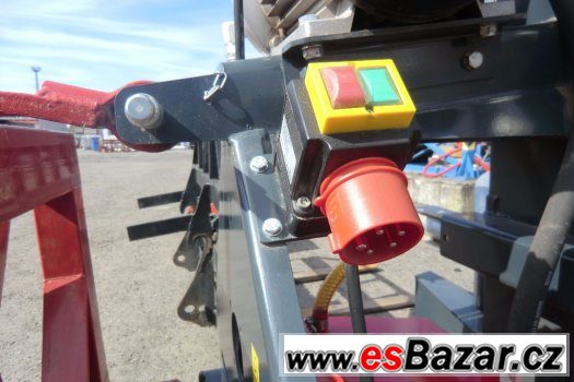 ŠTÍPAČKA NA DŘEVO – fotografie 5