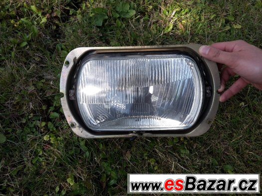 Přední světla/světlomety na Škoda 105 – fotografie 1