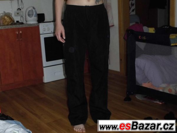 Dámské kalhoty, sukně, šaty – fotografie 3