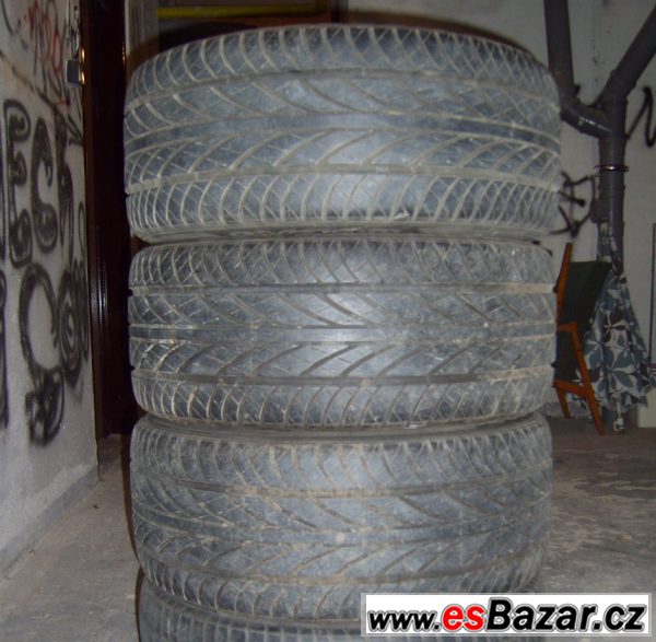 Goodride 225/50 R16 92W M+S (zimní) – fotografie 1