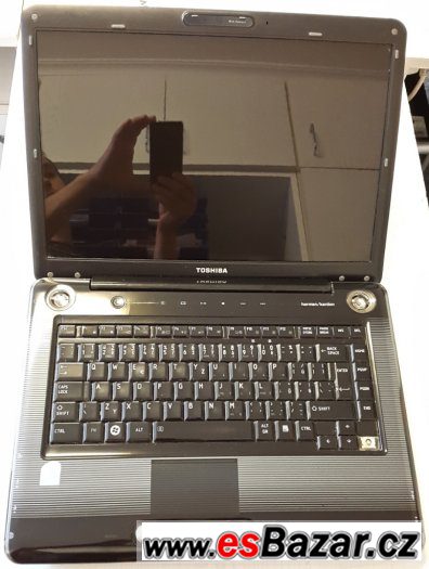 notebook Toshiba Satellite A300-20C – fotografie 1