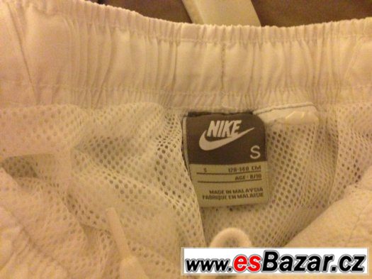 Bermudy Nike – fotografie 2