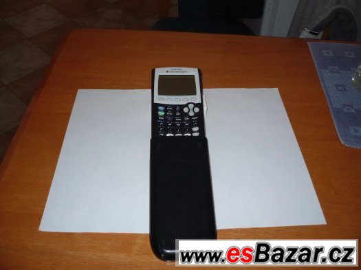 Kalkulačka TI-84 Plus – fotografie 5