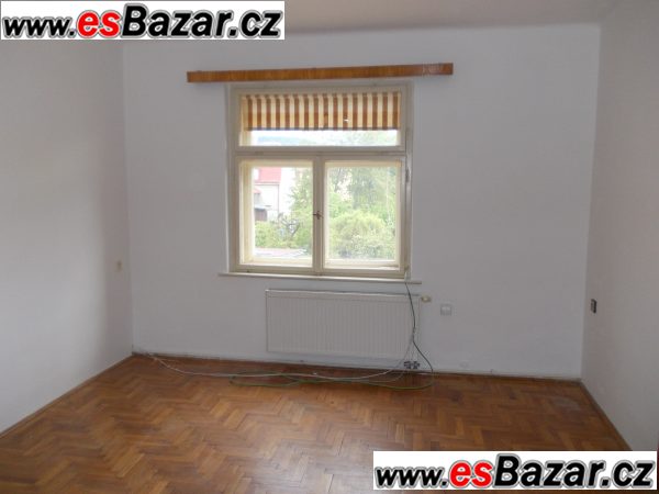 Byt 3+1 ve vile se zahradou v Jablonci n.N. – fotografie 2