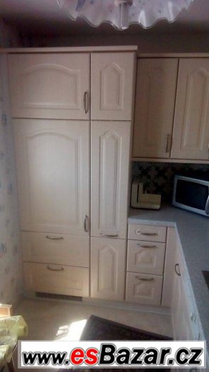 Prodám rohovou linku 210/190 cm ,součást linky je lednička, – fotografie 1
