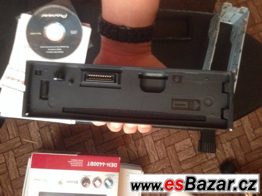 Pioneer DEH-6400BT – fotografie 5