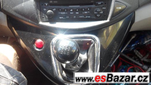 Mitsubishi Grandis 7 míst – fotografie 4