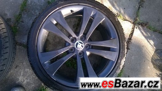 alu Trinity cerne 17" s pneu, jete 2mesice – fotografie 2