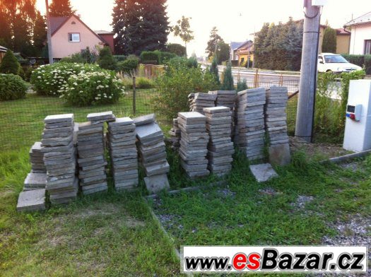 prodám staré dlažební kostky z chodníku – fotografie 2