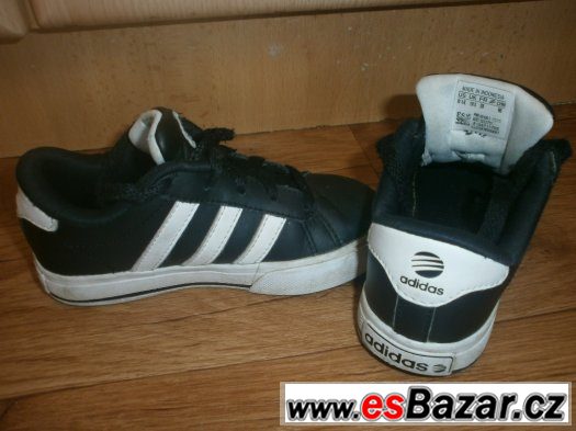 botičky Adidas vel.28- černobílé – fotografie 4