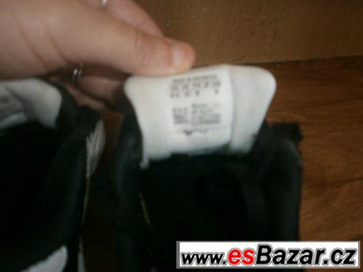 botičky Adidas vel.28- černobílé – fotografie 5