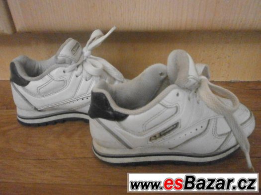 botičky DIADORA vel.29,stélka 18cm. – fotografie 4