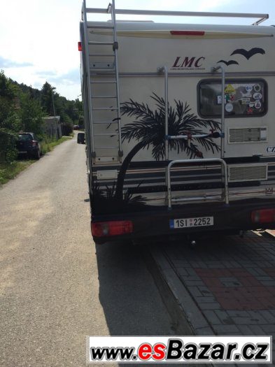 Auto karavan – fotografie 3