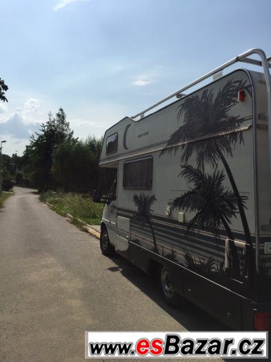 Auto karavan – fotografie 5