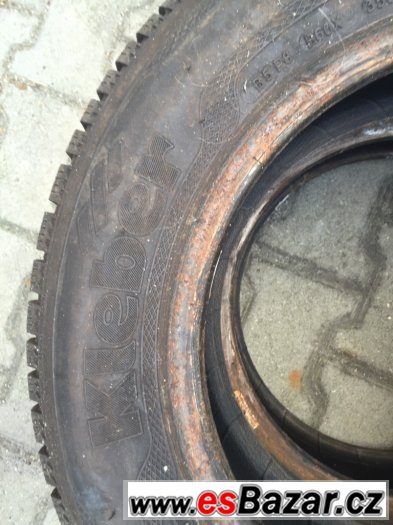 PRODÁM 2 kusy ZIMNÍ PNEU KLEBER KRISTAL 185/65/14" – fotografie 3