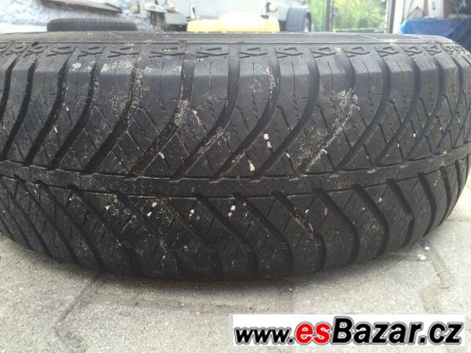 PRODÁM ZIMNÍ PNEU GOODYEAR 195/65/15" – fotografie 4