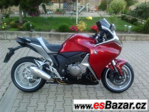Honda VFR 1200 F – fotografie 2