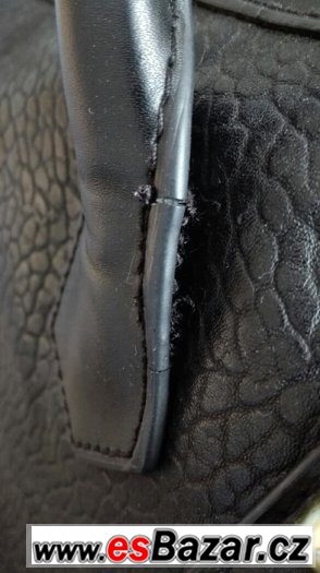 Kabelka H&M s crossbody popruhem – fotografie 5