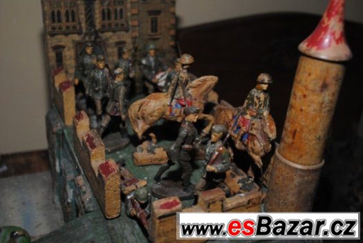 hrad dřevěný s hliněnými vojáčky - historický – fotografie 5
