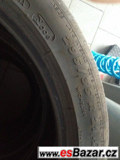 295/35/21 Michelin letní pneu – fotografie 1