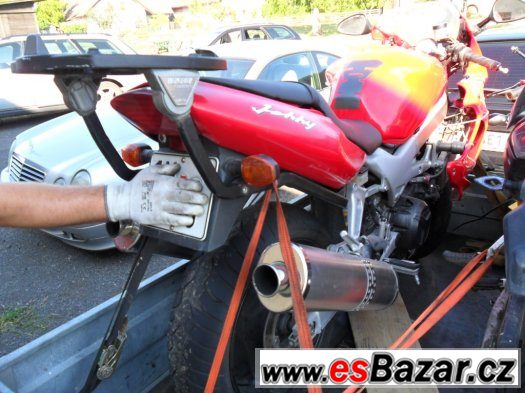 VTR 1000F Honda Bouraná motorka na ND – fotografie 3